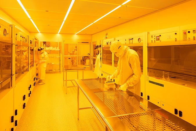 University of Washington Fluke Hall cleanroom