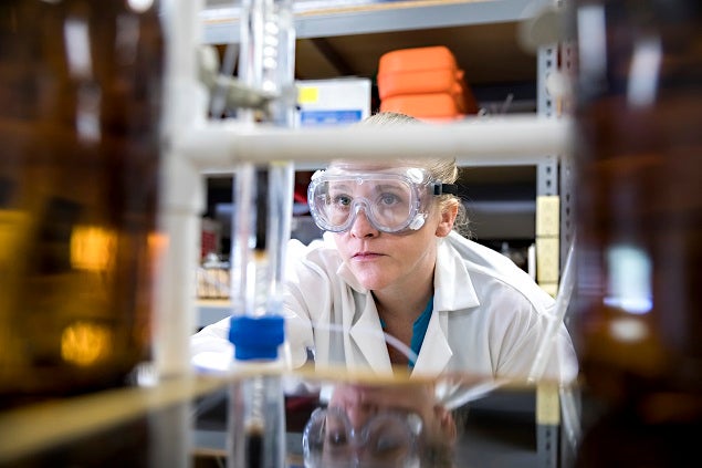 HDR employee working in our Claremont laboratory