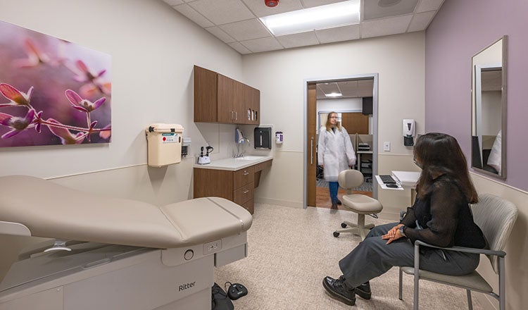 Advocate Outpatient Center and Ambulatory Surgery - Webster Patient Room