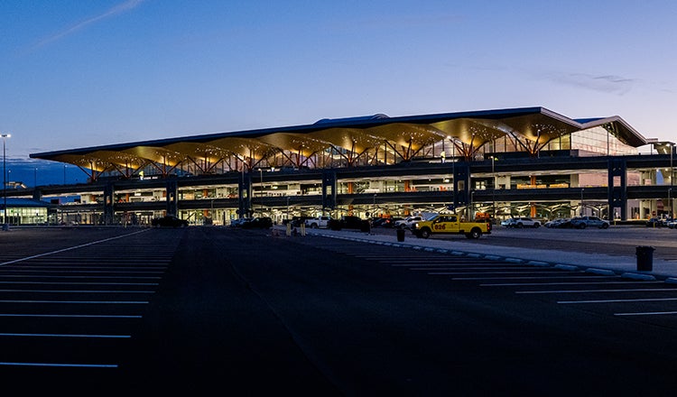 pittsburgh airport terminal front bridge