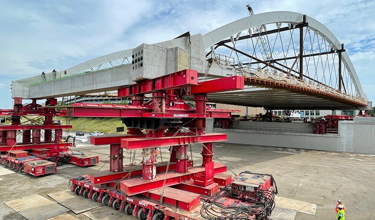 bridge on propelled modular transporters