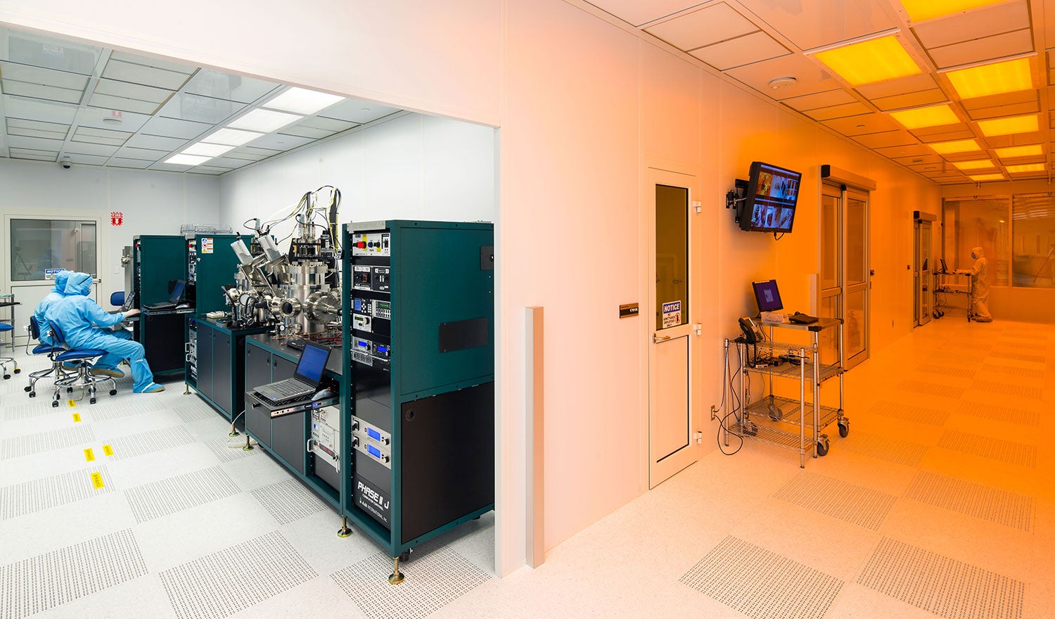 University of Waterloo, Michael & Ophelia Lazaridis Quantum-Nano Centre Hallway